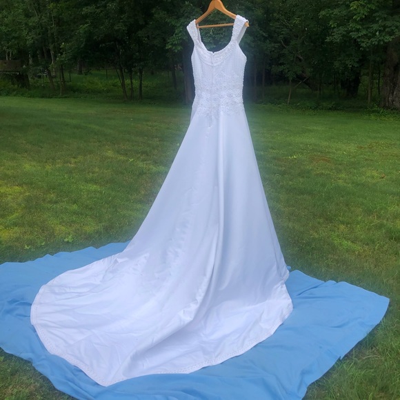 Beautiful Beaded White Wedding Dress - Like New - Picture 10 of 16